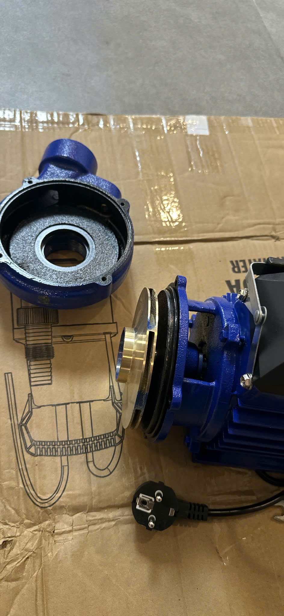 MÁY BƠM NƯỚC 750W TƯỚI TIÊU HTC CÔNG SUẤT 1 NGỰA MODEL HT1.5DK-24 ỐNG HÚT/XẢ 49/49