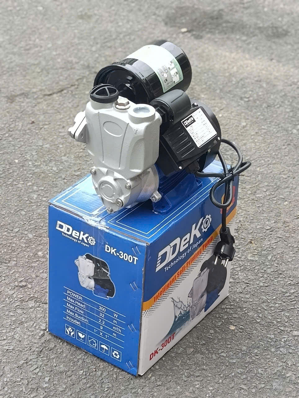 MÁY BƠM TĂNG ÁP TỰ ĐỘNG 300W DDEKO DK-300T BƠM ĐƯỢC NƯỚC NÓNG