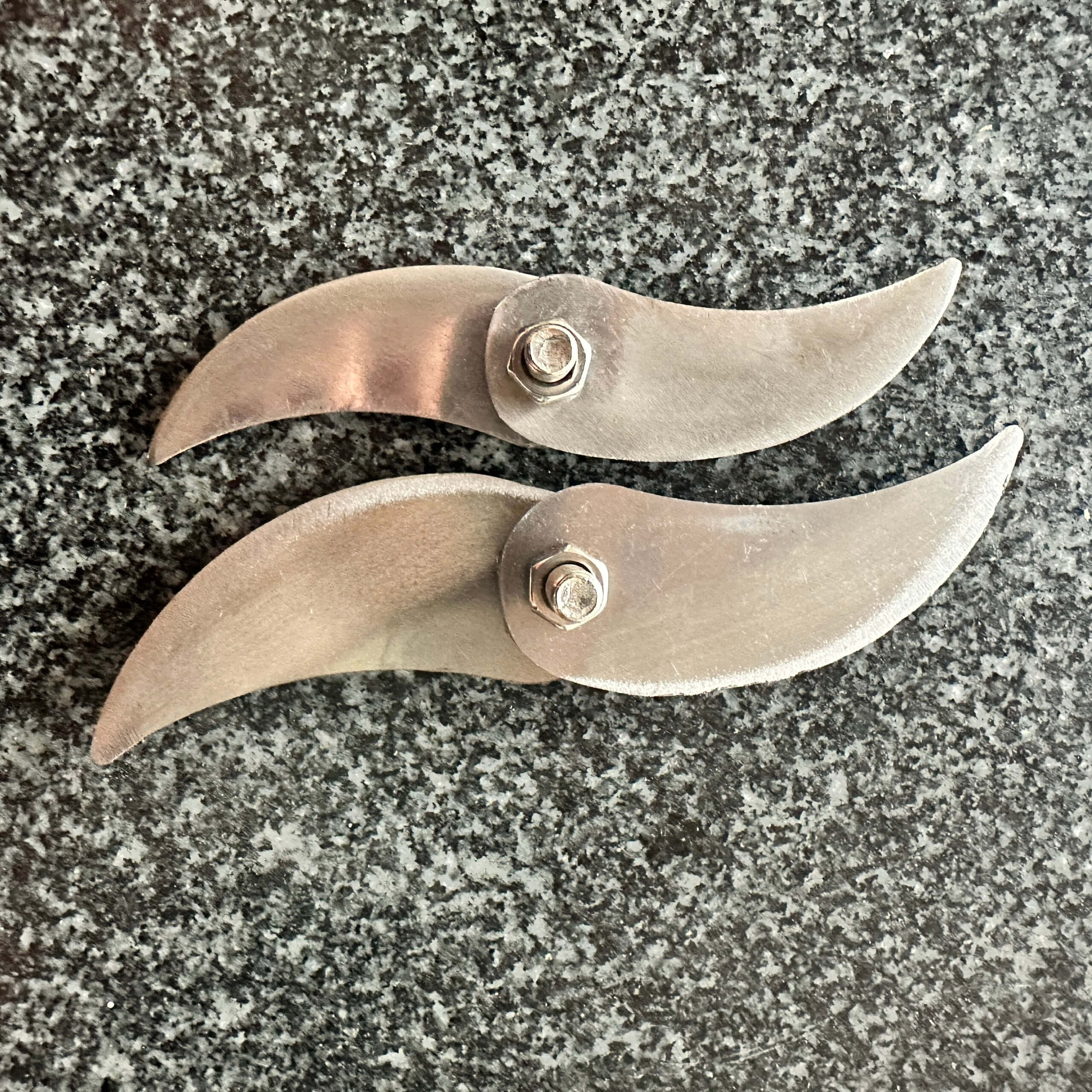 LƯỠI DAO XAY THỊT 2 CÁNH INOX 304 DÀNH CHO NỒI 18CM CHIỀU DÀI LƯỠI 17CM ĐÁY BẰNG LOẠI DÀY ĐẸP CÓ THỂ THÁO RA MÀI DŨA