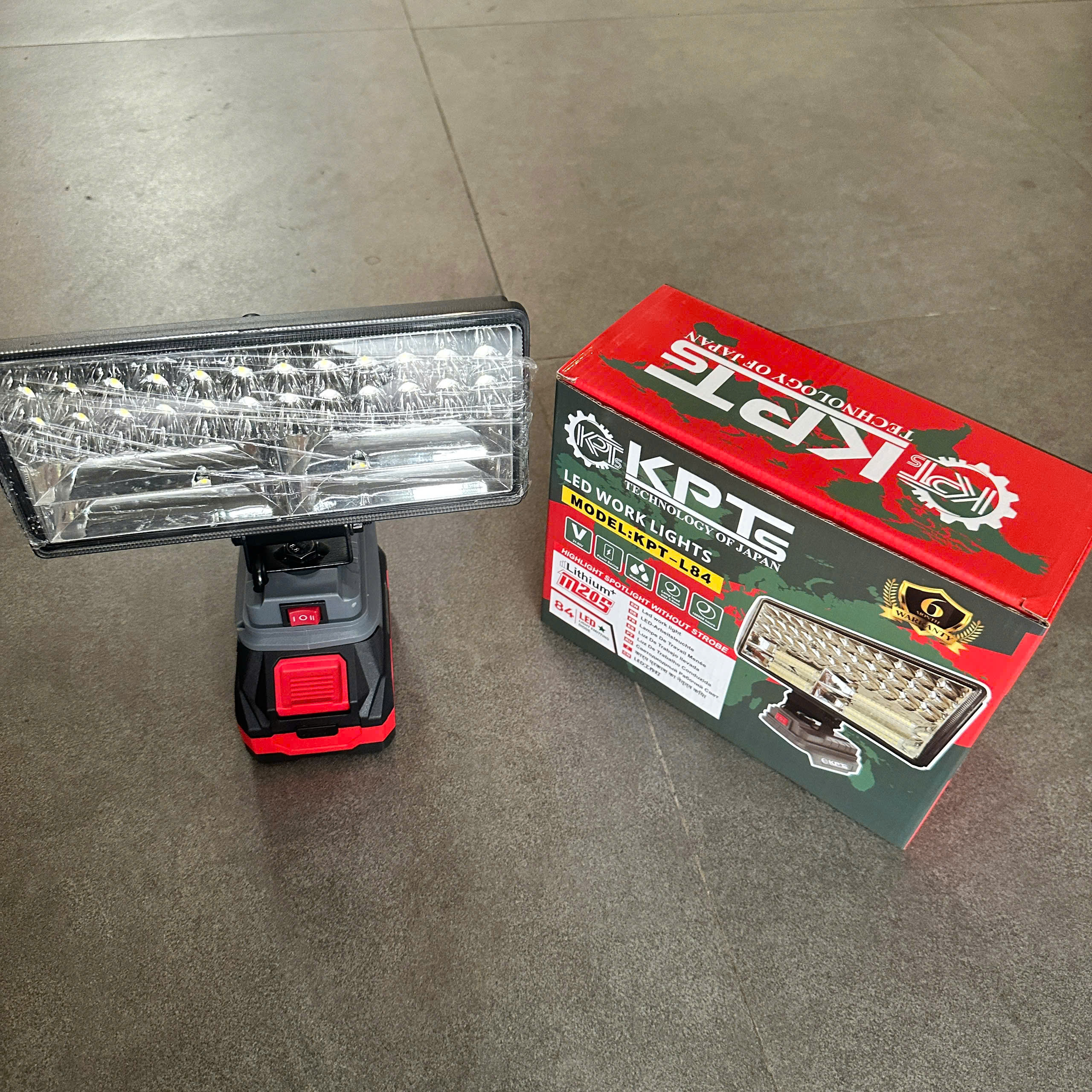 ĐÈN CÓ SẠC THÂN ĐÈN DÙNG CHÂN PIN PHỔ THÔNG KHÔNG KÈM PIN KPTs KPT-L84 LOẠI 21V DÙNG CHO DÃ NGOẠI THỢ XÂY DỰNG VÀ DỰ PHÒNG KHI MẤT ĐIỆN