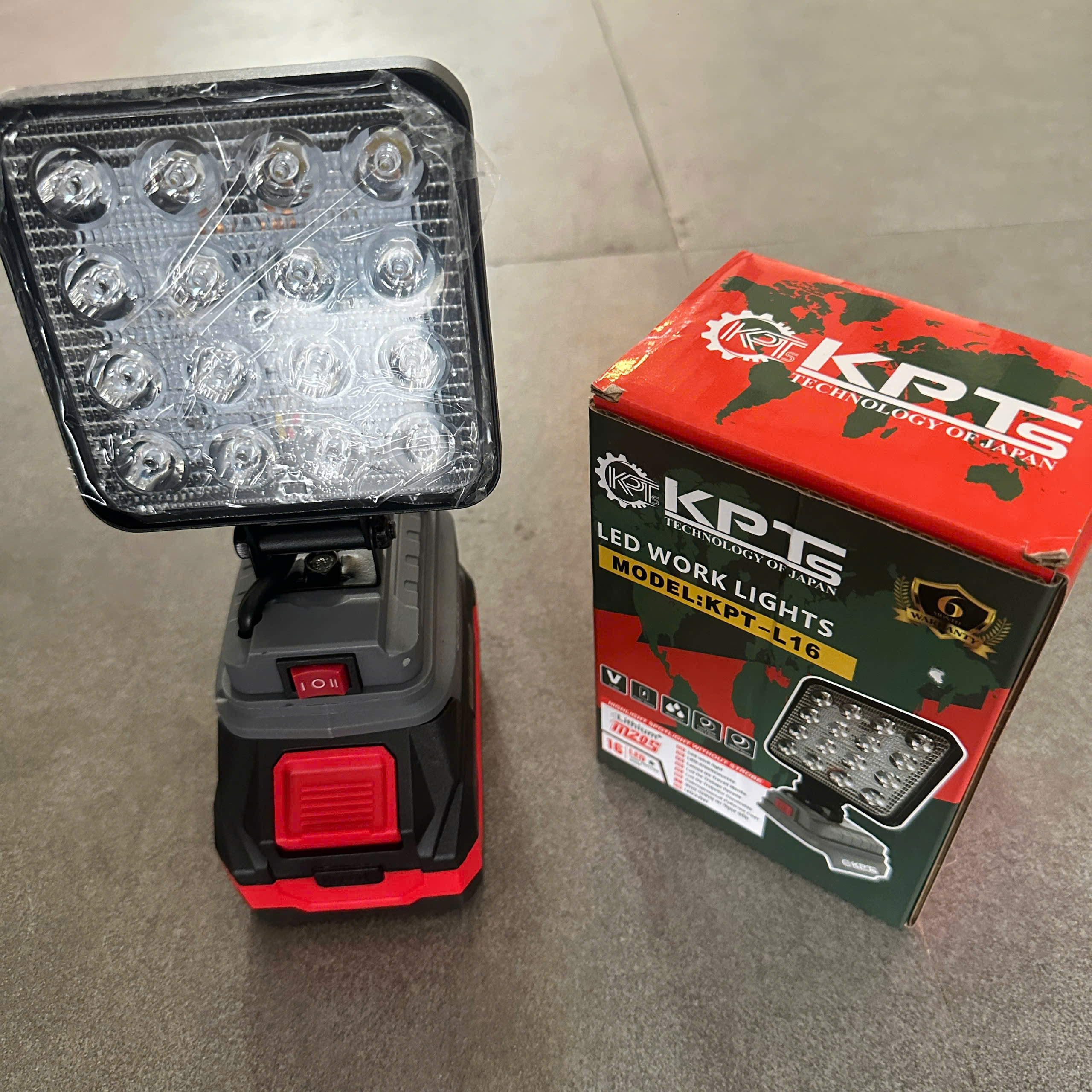 ĐÈN CÓ SẠC THÂN ĐÈN DÙNG CHÂN PIN PHỔ THÔNG KHÔNG KÈM PIN KPTs KPT-L16 LOẠI 21V DÙNG CHO DÃ NGOẠI THỢ XÂY DỰNG VÀ DỰ PHÒNG KHI MẤT ĐIỆN