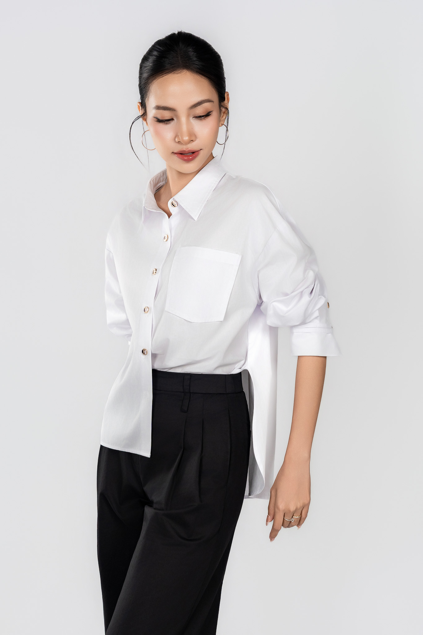 Xu Hướng Sơ Mi Có Túi Tiện Dụng Cho Quý Cô
