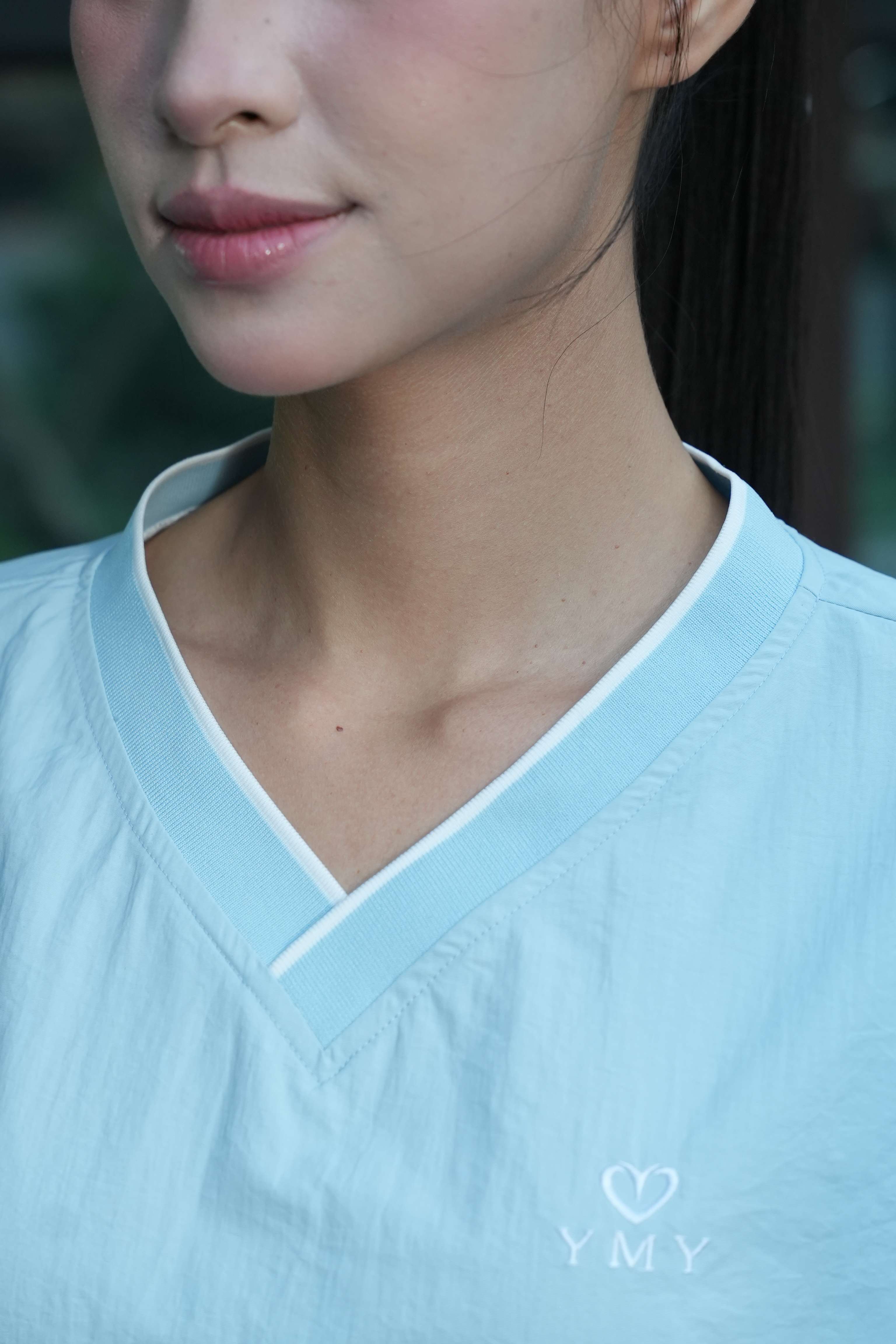 Áo Gió cổ V của YMY