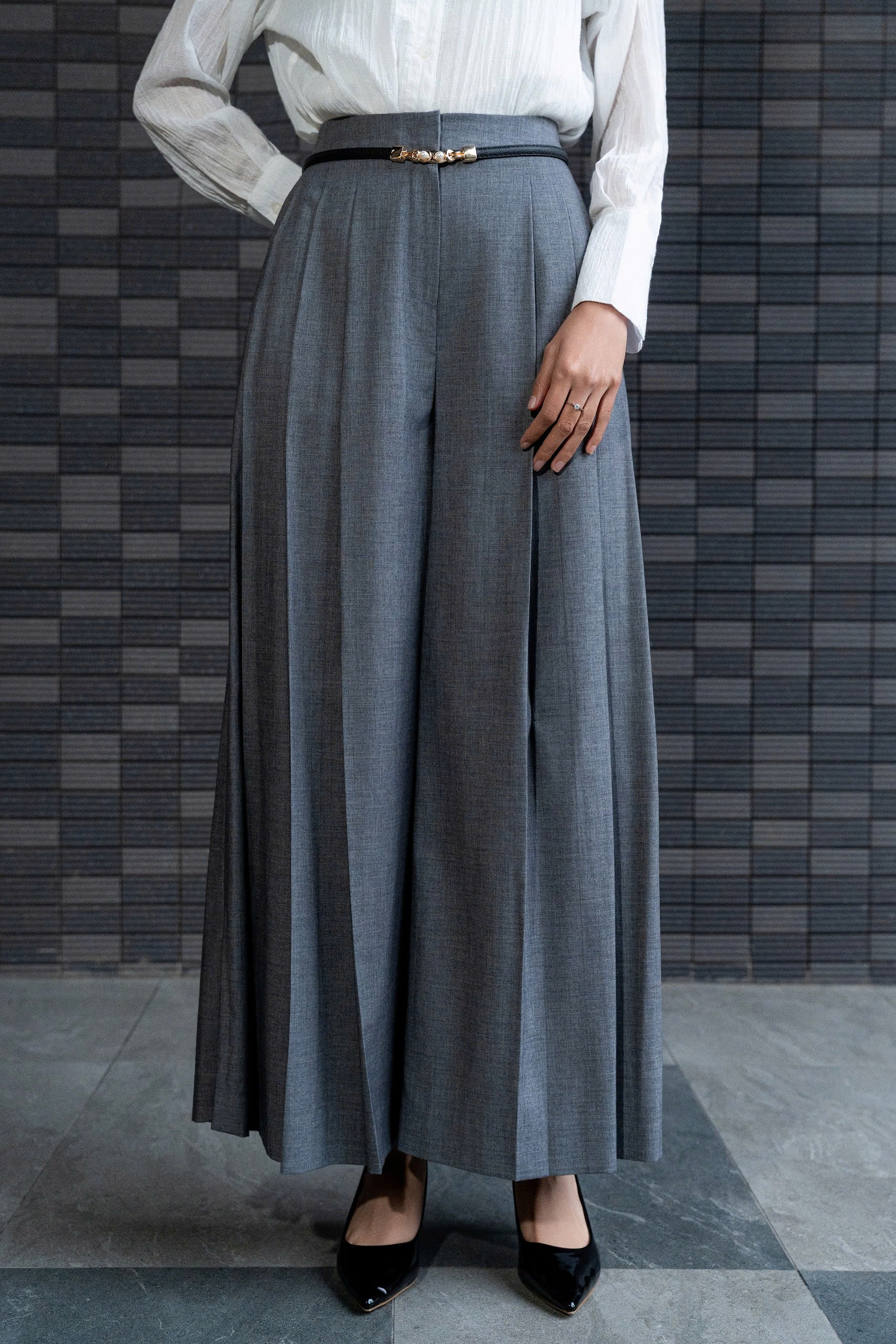 ROWENA TROUSERS - Quần Ống Rộng Rập Ly, Dáng Dài Chất Liệu Nhập Khẩu Phong Cách Thanh Lịch (Y26PT01)