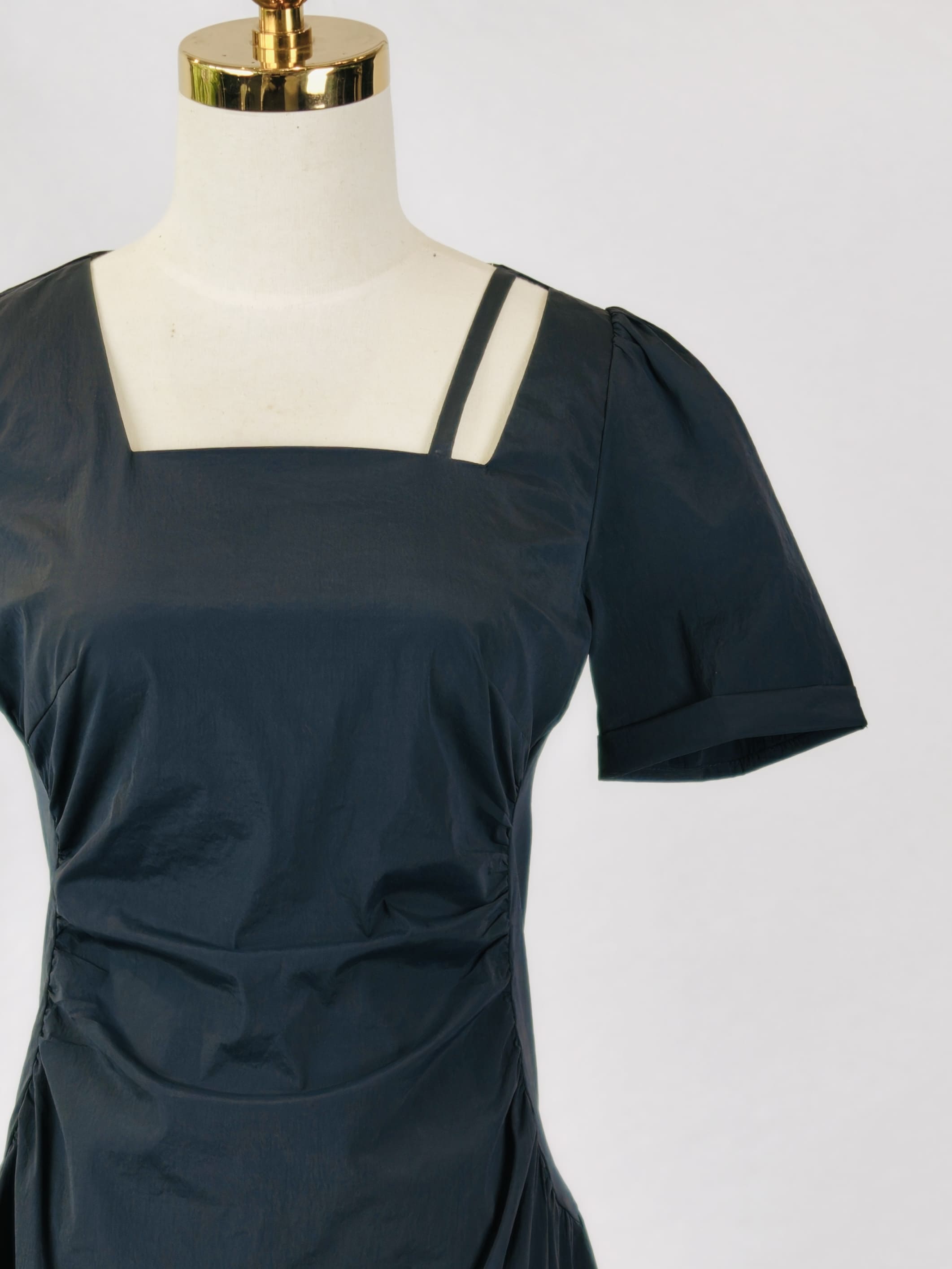 Hazu Twist Dress- Váy Cổ Vuông Dáng Ngắn YMY, Chất Liệu Nylon Spandex (Y05OPS04)