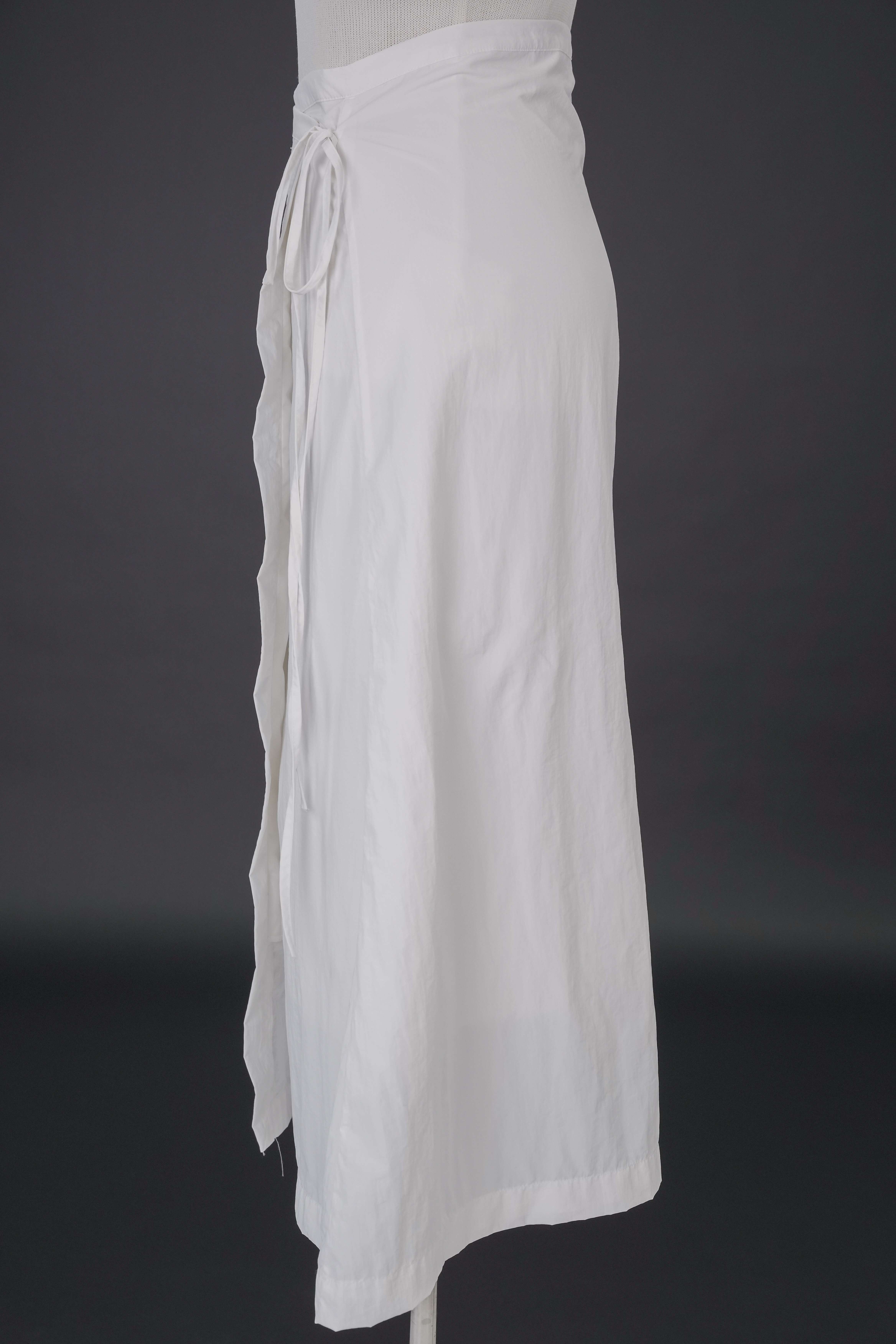 JOLIE SKIRT - Chân Váy Thu Đông Dài Chất Liệu Nylon Nhập Khẩu Phong Cách Cá Tính ( Y25FWSK01)