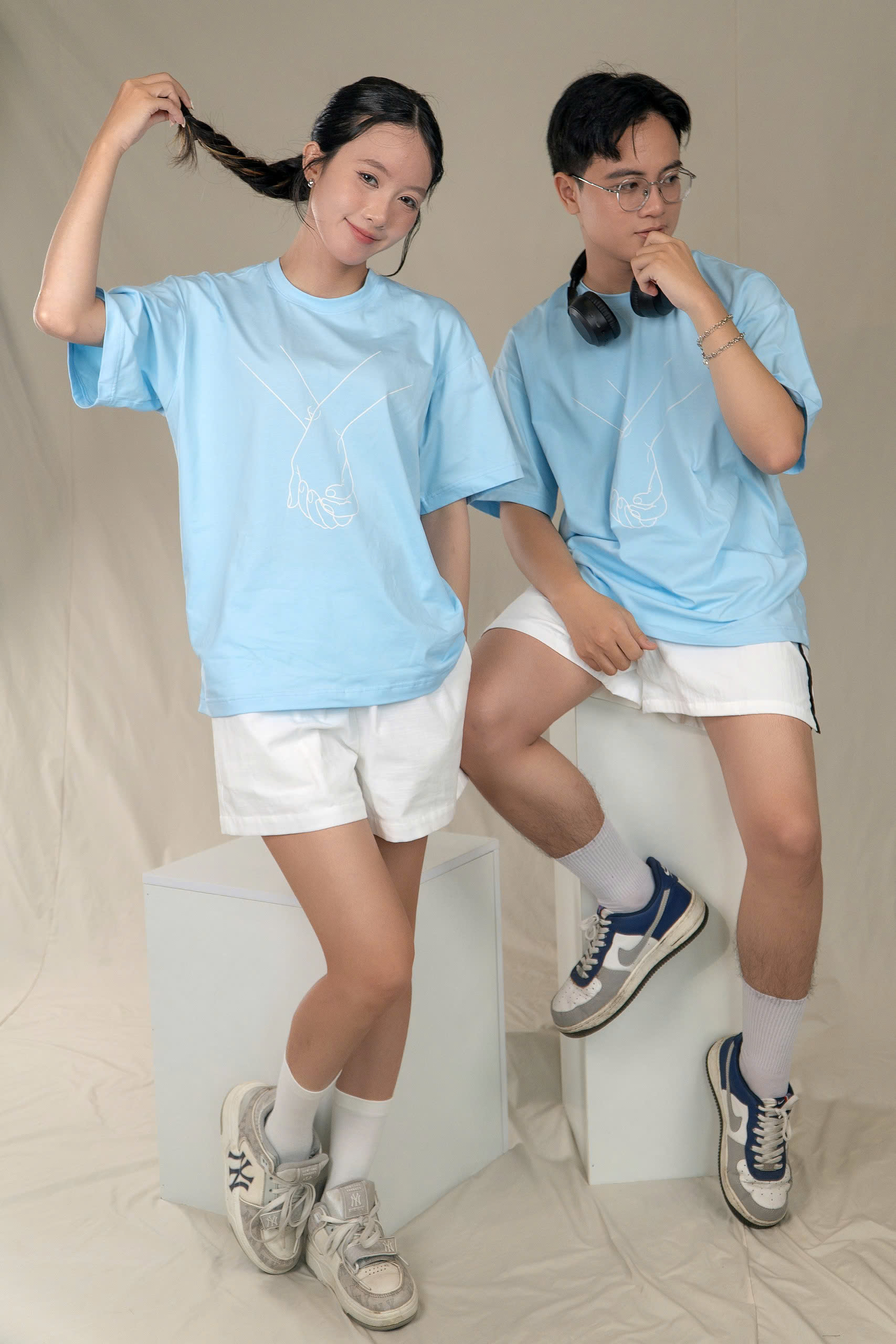 EMBRACE T-SHIRT Áo Phông YMY Chất Liệu Cotton 100%, Phong Cách Basic