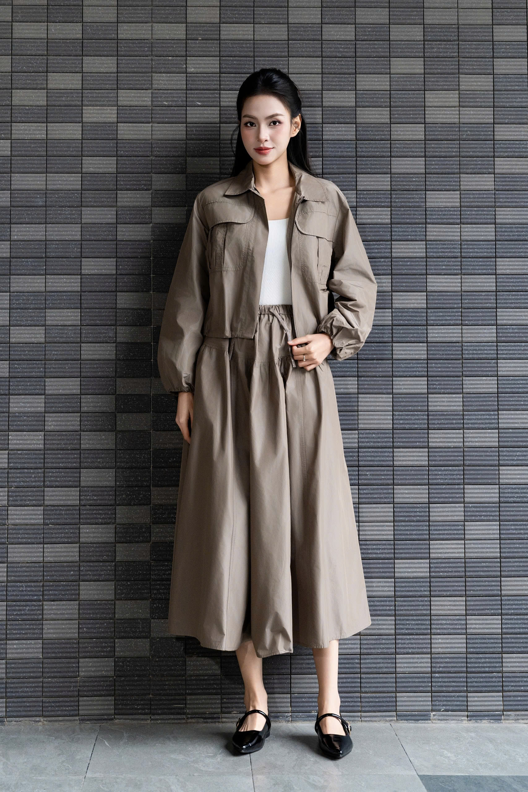 AMANDA TOP - Áo Khoác Ngắn Túi Hộp Chất Liệu Polyester Phong Cách Cá Tính, Hiện Đại (Y26JK02)