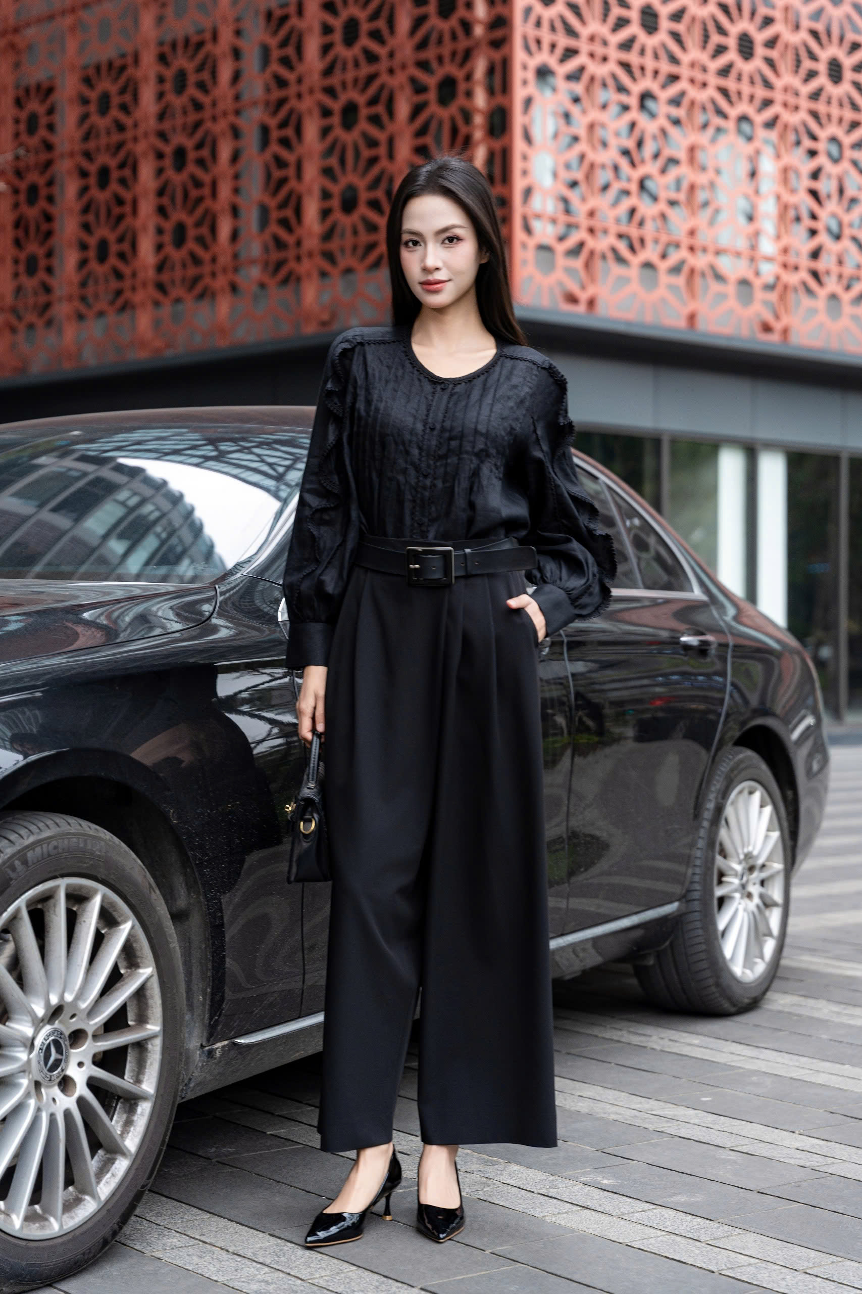 AERIN SHIRT - Áo Sơ Mi Viền Ren Chất Liệu Linen Nhập Khẩu Phong Cách Hiện Đại, Thanh Lịch (Y26BL01)