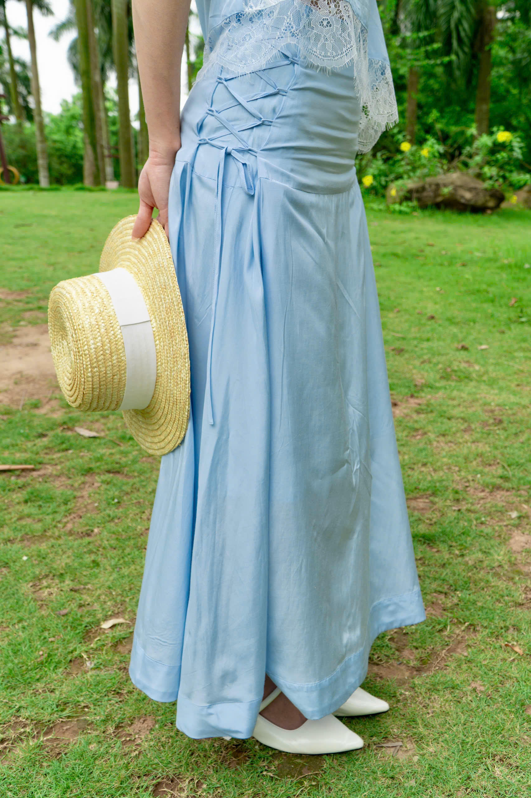 ELYSIAN LACE-UP SKIRT, Chân váy YMY Chất Liệu Rayon/Cotton Phong Cách Nhẹ Nhàng, Nữ Tính (Y06KS09)