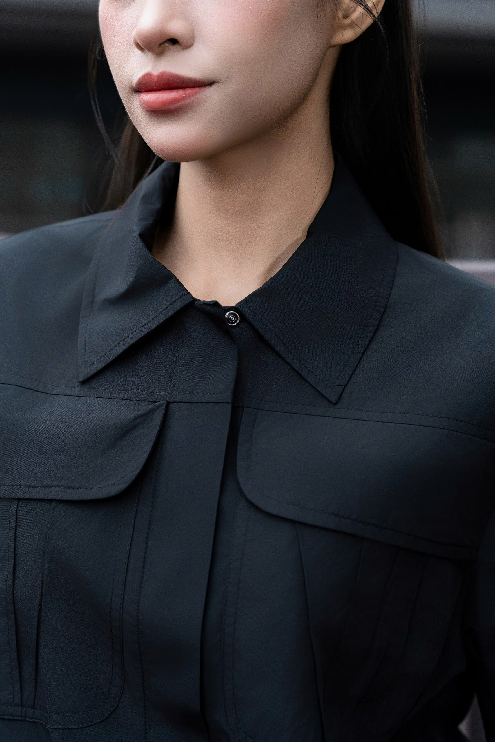 AMANDA TOP - Áo Khoác Ngắn Túi Hộp Chất Liệu Polyester Phong Cách Cá Tính, Hiện Đại (Y26JK02)