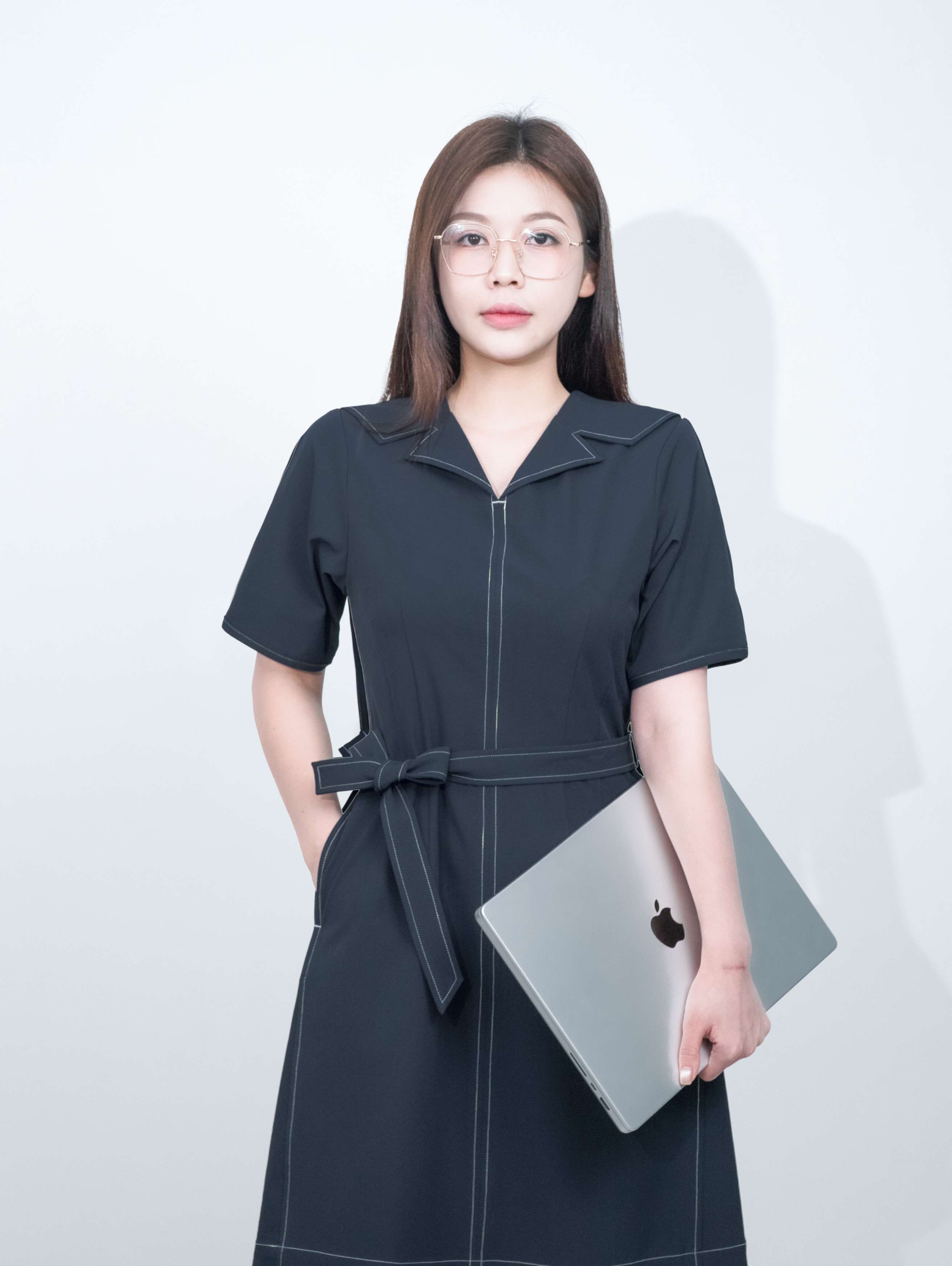 ELARIS DRESS - Váy Liền Chỉ Phối Chất Liệu Spandex Phong Cách Thanh Lịch, Nữ Tính (Y05OPS05)