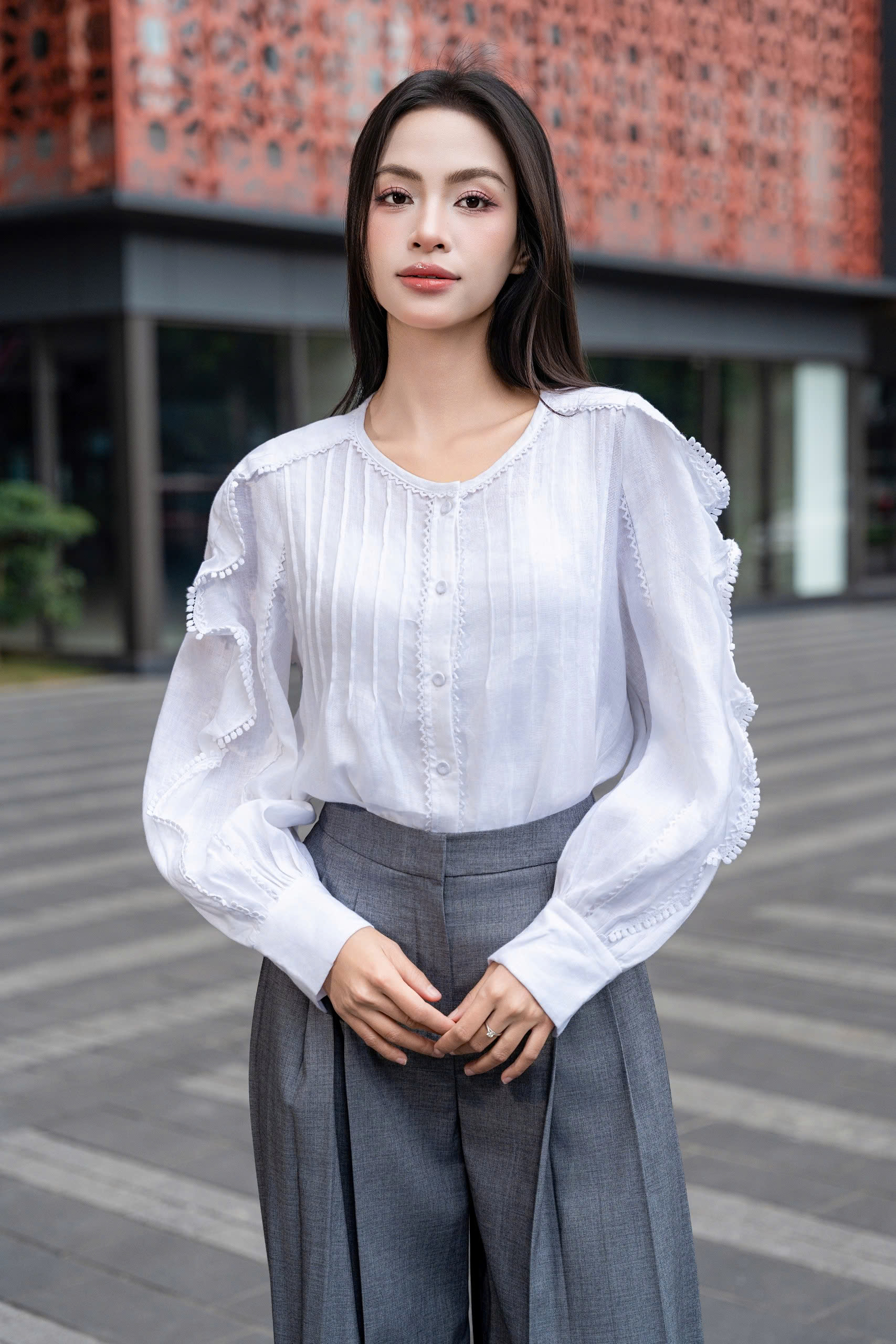 AERIN SHIRT - Áo Sơ Mi Viền Ren Chất Liệu Linen Nhập Khẩu Phong Cách Hiện Đại, Thanh Lịch (Y26BL01)