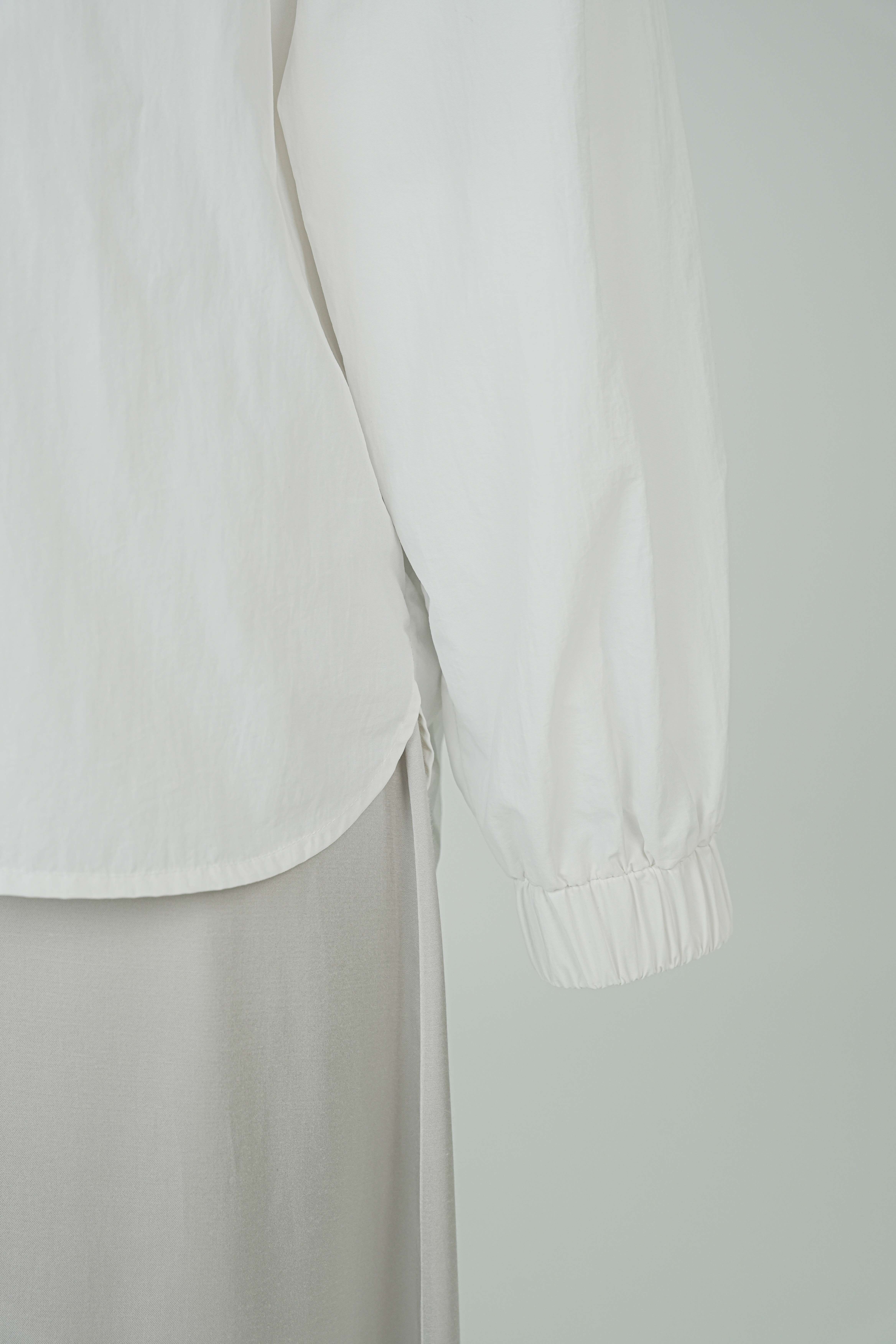 AERI HOODIE - Áo Gió Có Mũ YMY Chất Liệu Nylon Nhập Khẩu Phong Cách Thể Thao, Năng Động (Y25FWJK01)