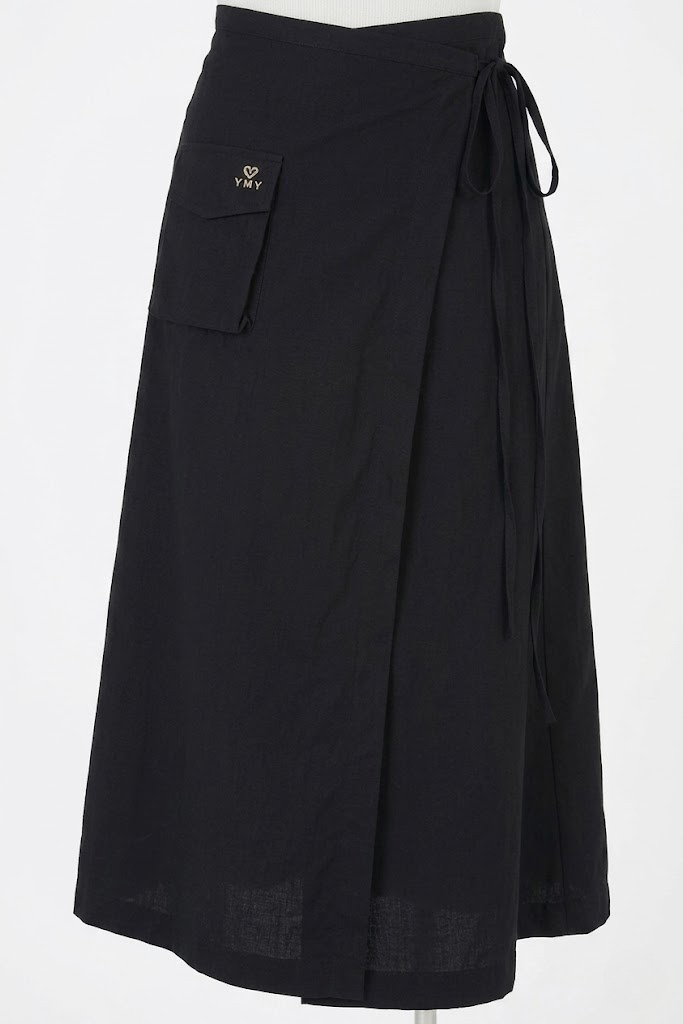 JOLIE SKIRT - Chân Váy Thu Đông Dài Chất Liệu Nylon Nhập Khẩu Phong Cách Cá Tính ( Y25FWSK01)