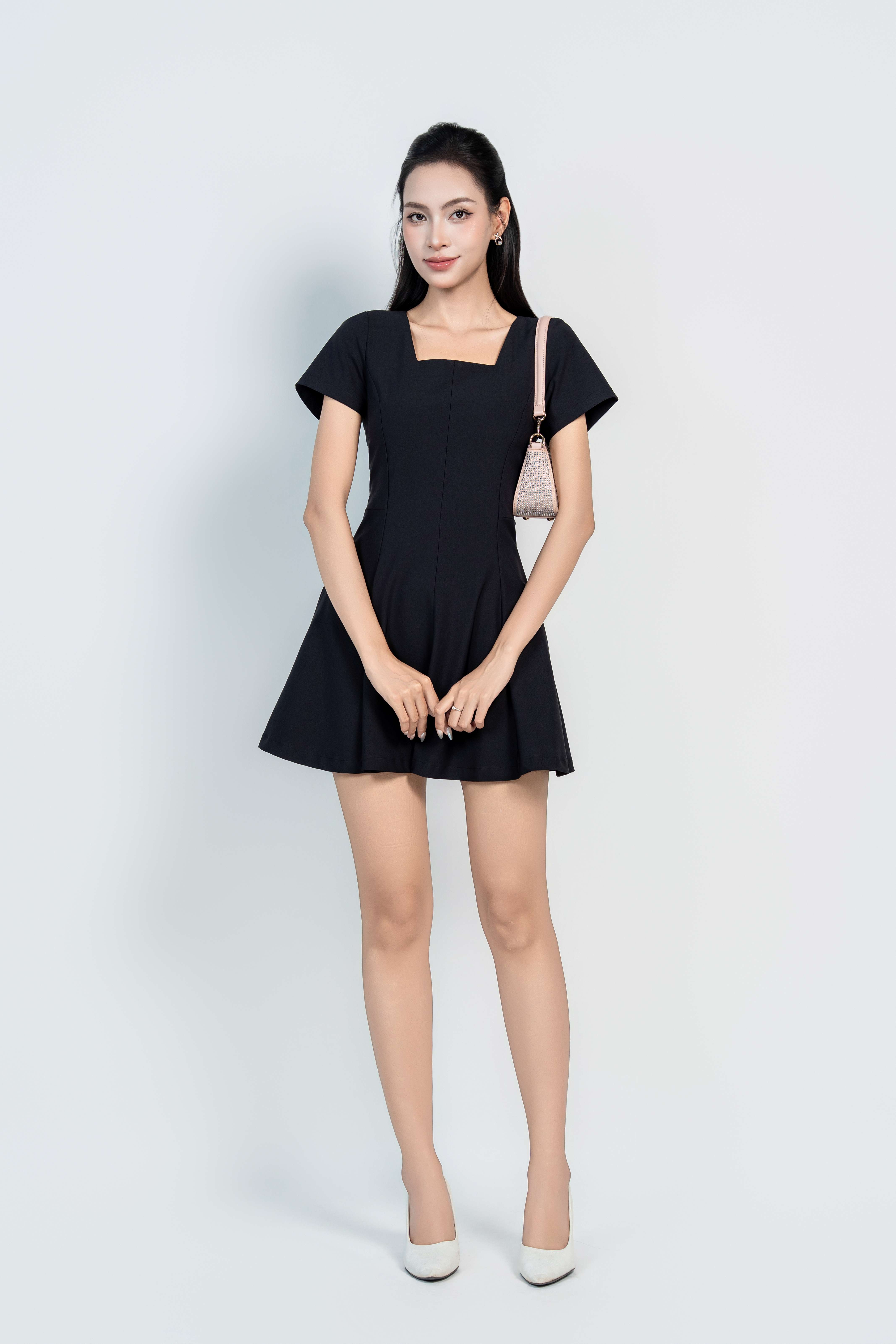 Váy Liền Cổ Vuông
