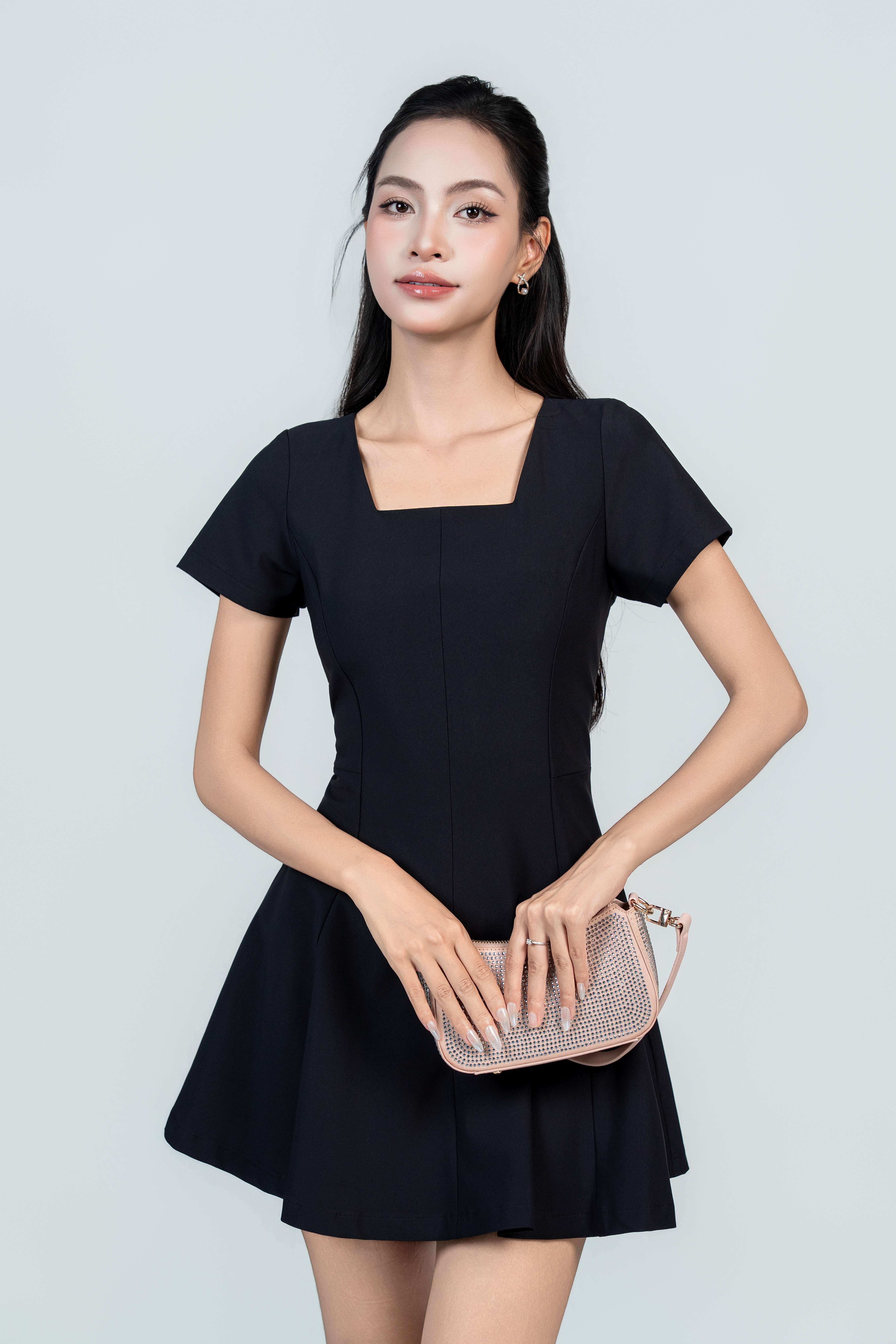 Váy Liền Cổ Vuông