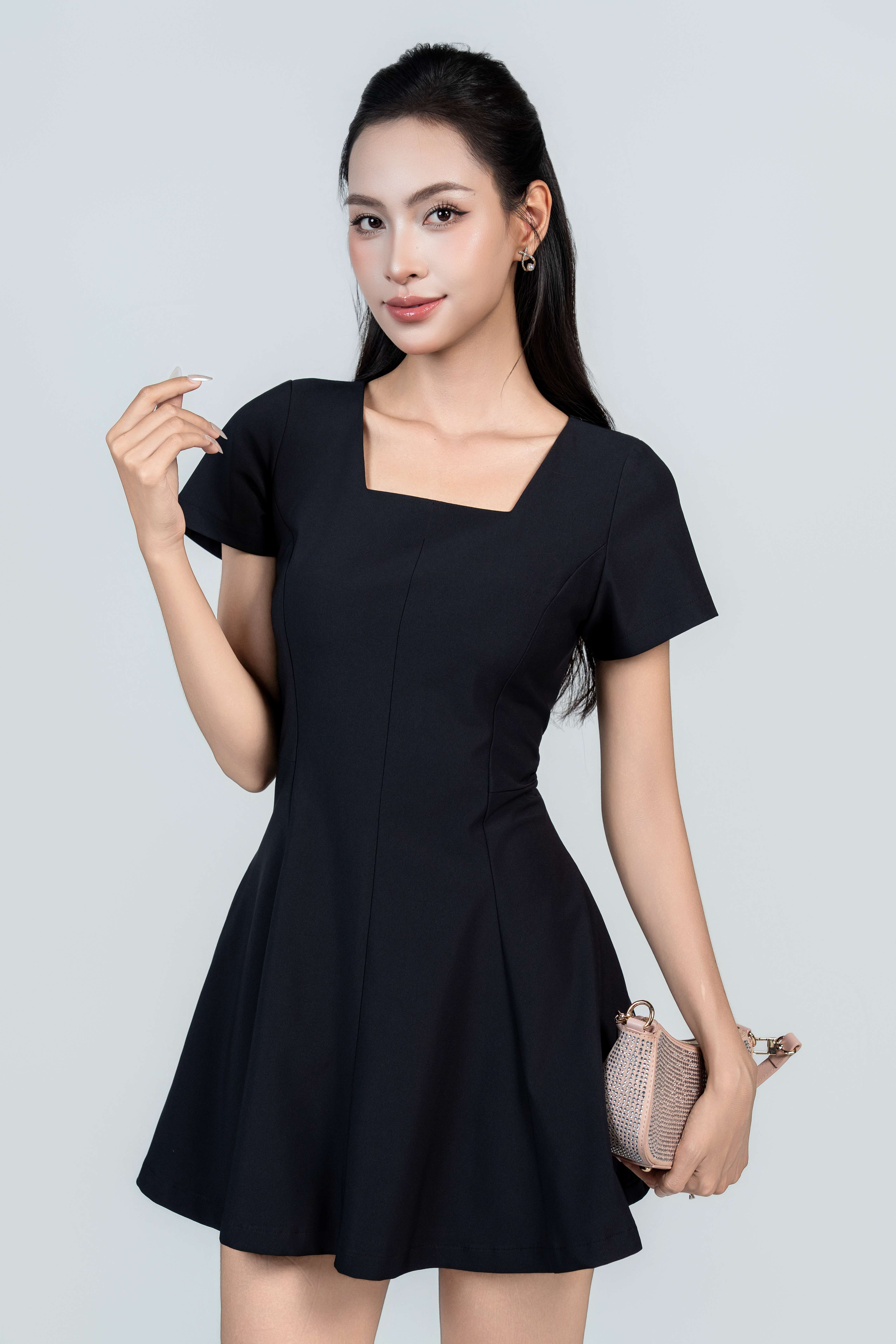 Váy Liền Cổ Vuông