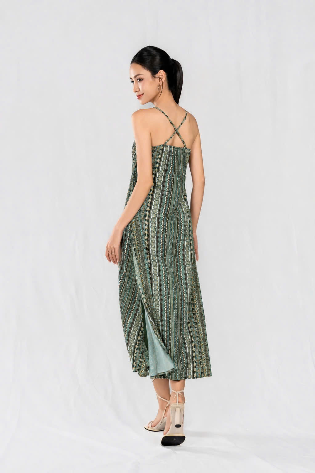VANESSA DRESS- Váy 2 Dây Họa Tiết YMY Chất Liệu Poly, Nylon (Y06OPS01)