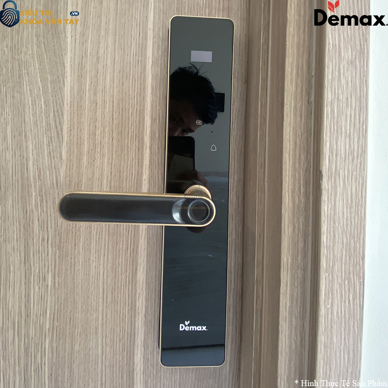 Khóa vân tay cửa gỗ Demax EL-C622 sở hữu thiết kế sang trọng, phù hợp với nhiều không gian nội thất