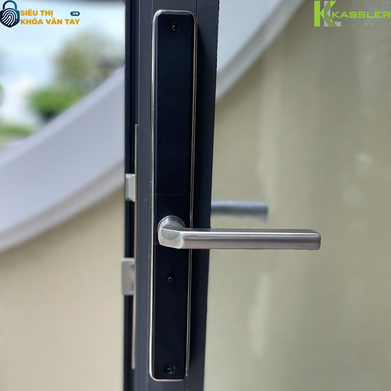 Kassler KL-599I phù hợp với cửa nhôm hệ, cửa kính nhôm hoặc cửa sắt có đố nhỏ.