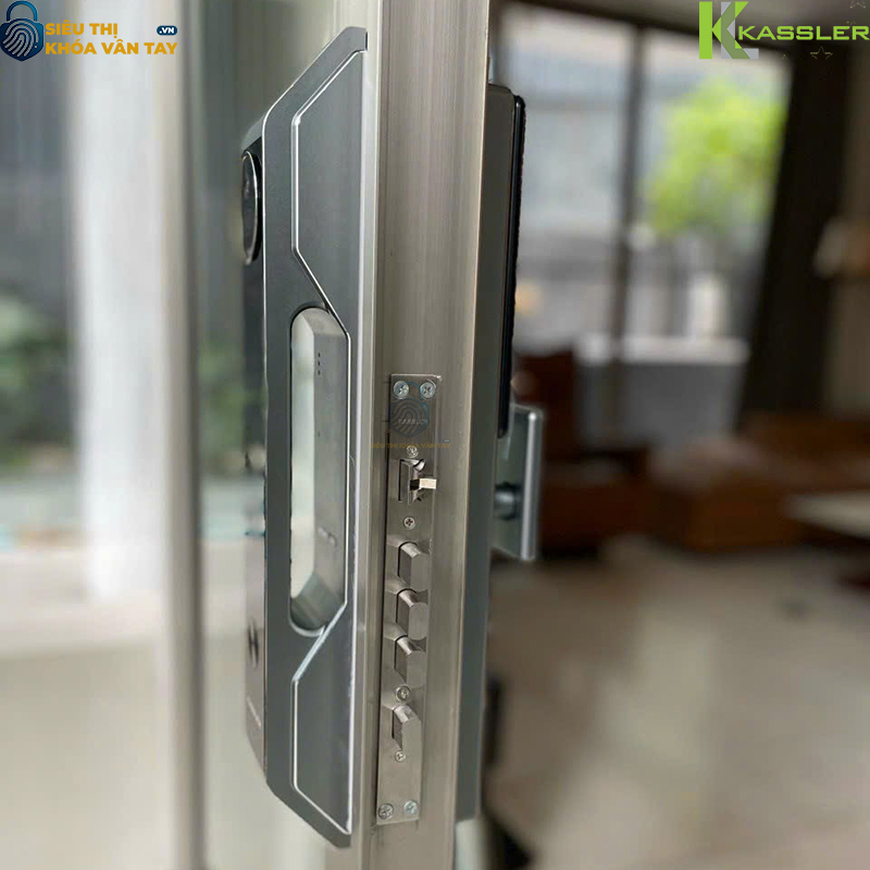 Tích hợp đa dạng phương thức mở khóa: vân tay, mã số, thẻ từ, chìa cơ và kết nối Bluetooth