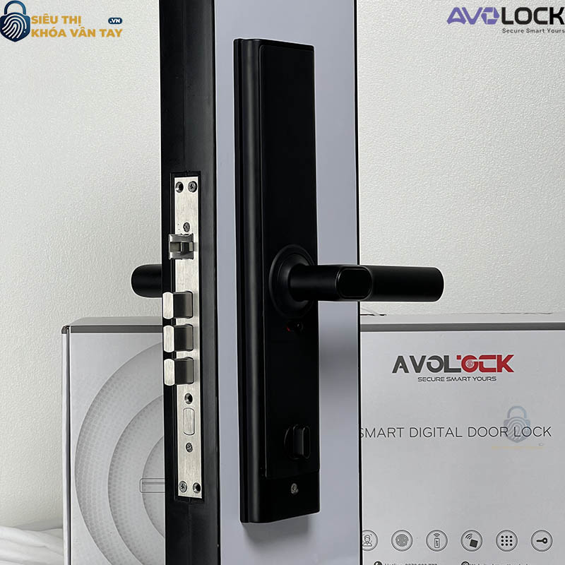Avolock AV 67 tích hợp nhiều phương thức mở khóa như vân tay, mã số, thẻ từ và chìa cơ