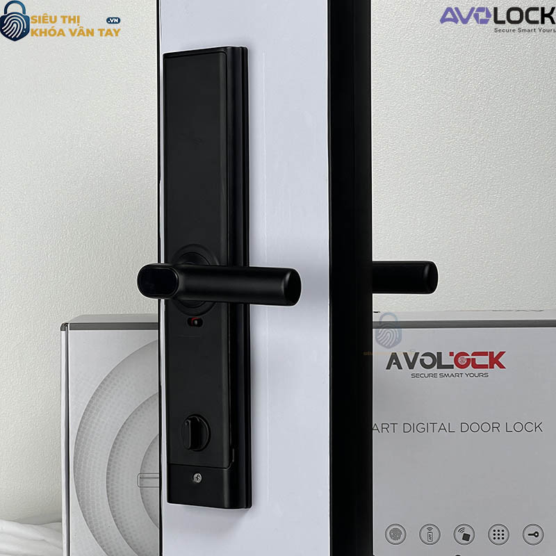 Avolock AV 67 tích hợp nhiều phương thức mở khóa như vân tay, mã số, thẻ từ và chìa cơ