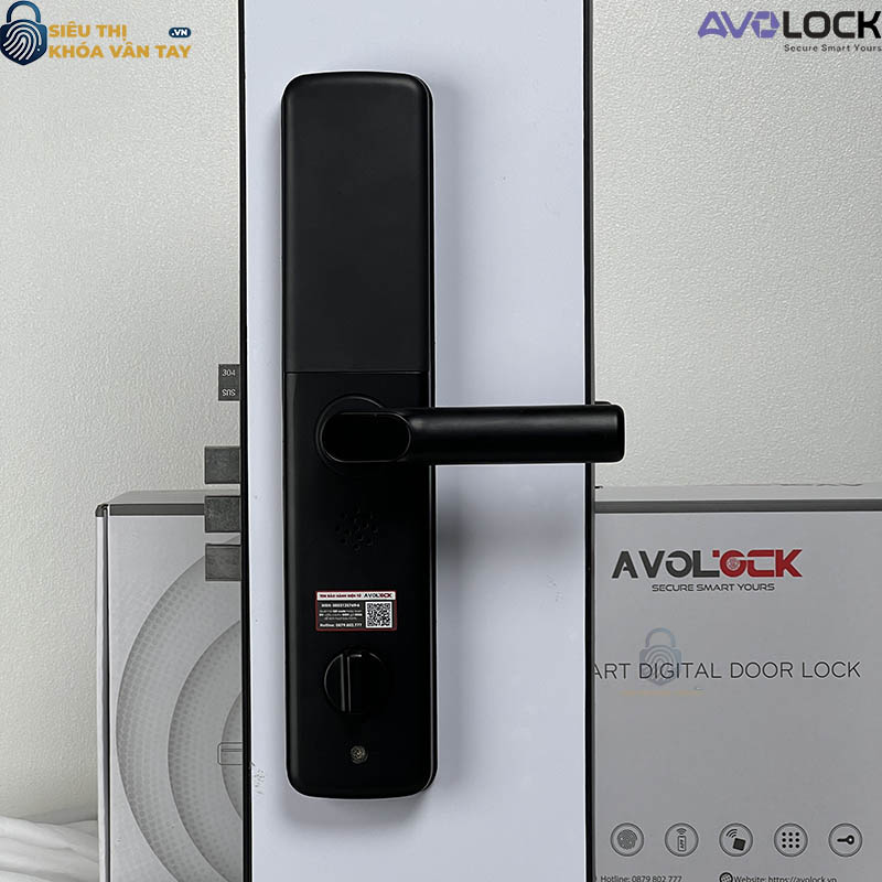 Avolock AV 68 hỗ trợ nhiều phương thức mở khóa như vân tay, mã số, thẻ từ và chìa cơ dự phòng