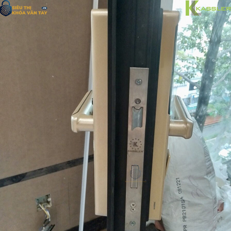 Kassler KL-599 Slide tích hợp công nghệ mở khóa bằng vân tay, mã số, thẻ từ, chìa cơ và app điện thoại
