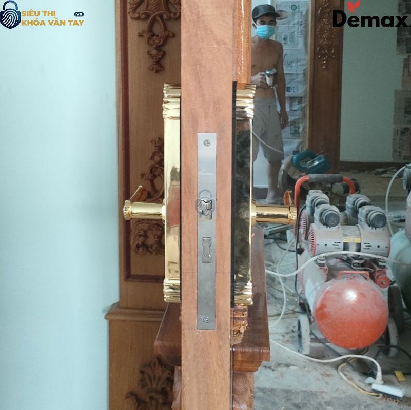 Demax EL280 tích hợp công nghệ vân tay hiện đại, mở khoá nhanh chóng và an toàn tuyệt đối