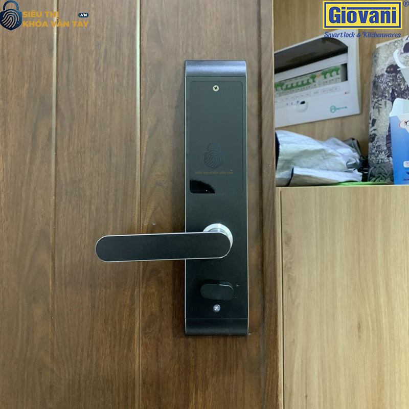 khoa-van-tay-giovani-cua-go-gsl-u311b-mau-den-8