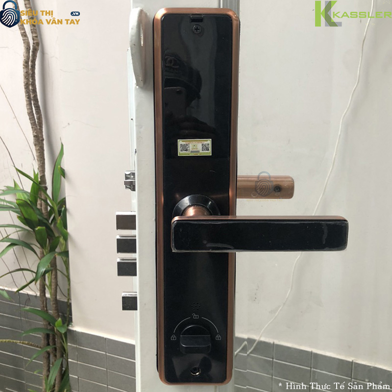 Sản phẩm tích hợp nhiều phương thức mở khóa: vân tay, mật khẩu, thẻ từ, chìa cơ và điều khiển bằng app