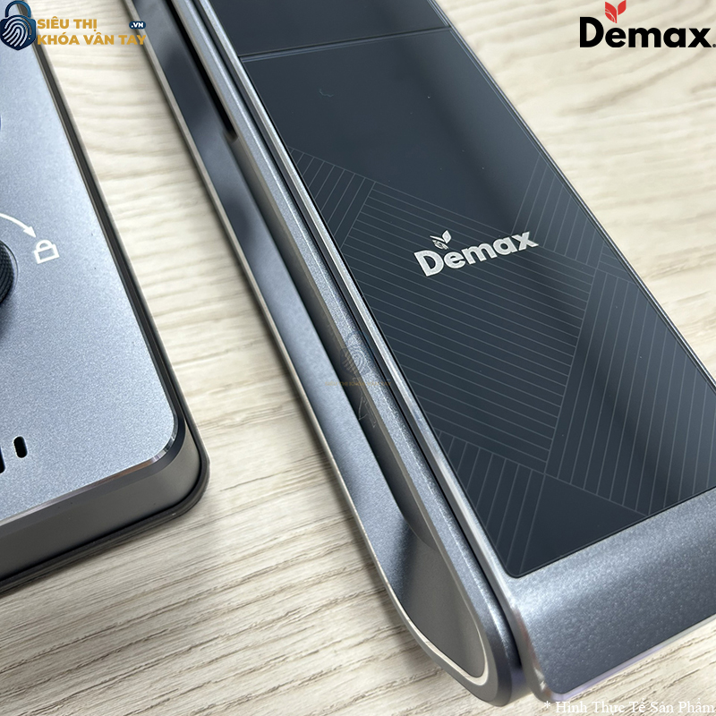 Demax EL999 hỗ trợ mở khóa bằng vân tay, mã số, thẻ từ, chìa cơ và điều khiển từ xa