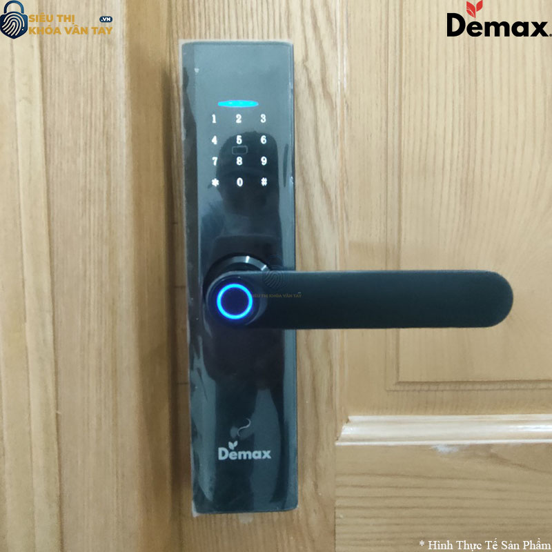 Khóa được làm từ hợp kim nguyên khối cao cấp, chống gỉ sét, chống va đập và có độ bền vượt trội