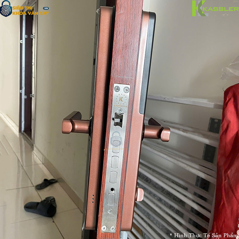 Công nghệ nhận diện vân tay FPC siêu nhạy đảm bảo mở khóa nhanh và chính xác chỉ trong 0.5 giây