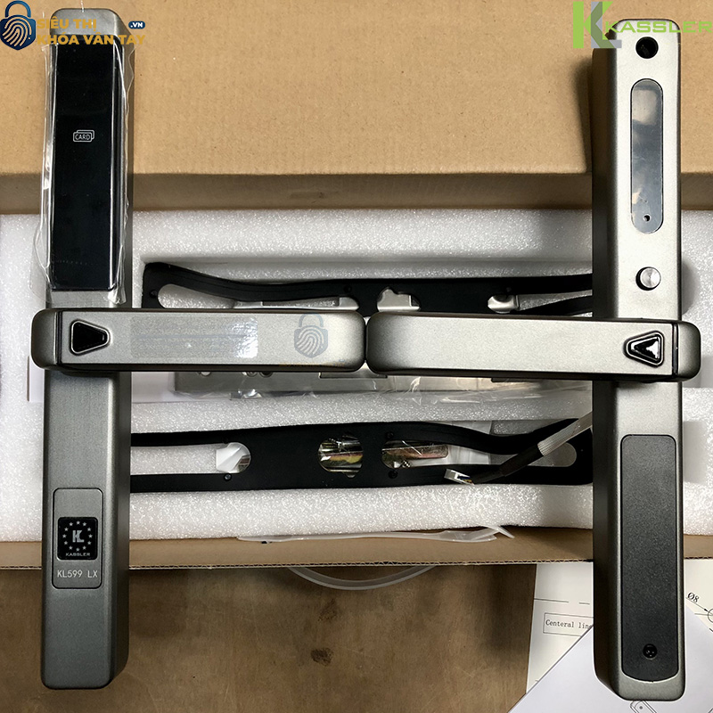 Thiết kế nhỏ gọn, chắc chắn và hiện đại giúp KL-599 Slide phù hợp với nhiều kiểu cửa nhôm lùa