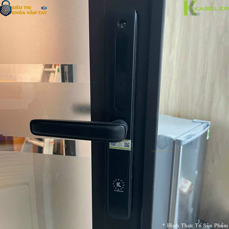 Thiết kế màu RB (Rose Black) tạo điểm nhấn tinh tế, phù hợp với nhiều phong cách nội thất