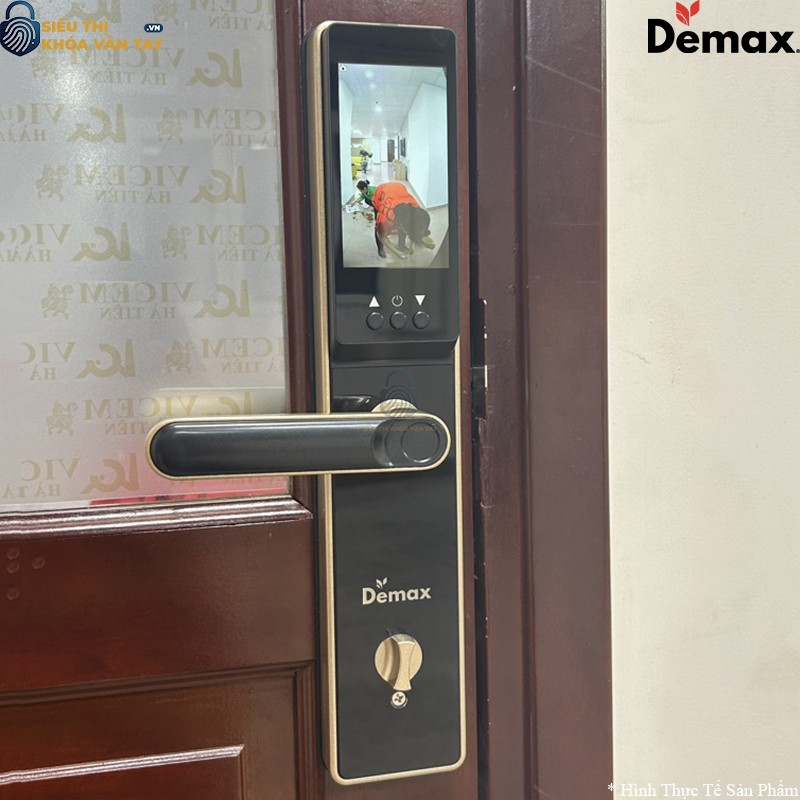 Khóa được chế tạo từ hợp kim cao cấp, có khả năng chống gỉ sét và chịu lực tốt