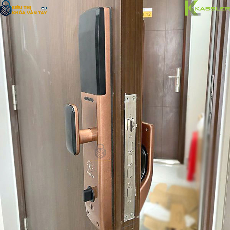 Sản phẩm hỗ trợ đa dạng phương thức mở khóa: vân tay, mã số, thẻ từ và chìa cơ