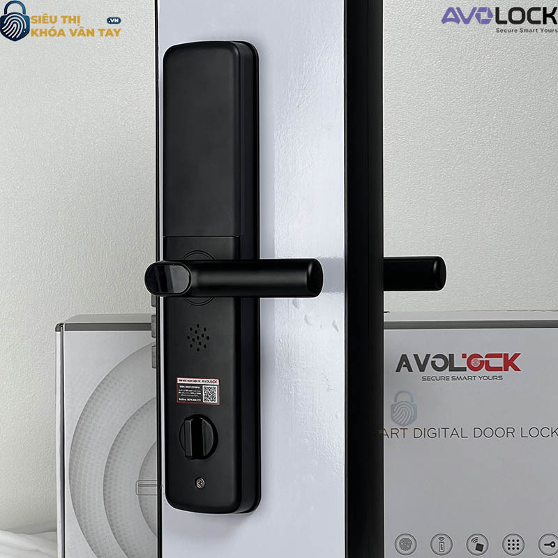Avolock AV 68 hỗ trợ nhiều phương thức mở khóa như vân tay, mã số, thẻ từ và chìa cơ dự phòng