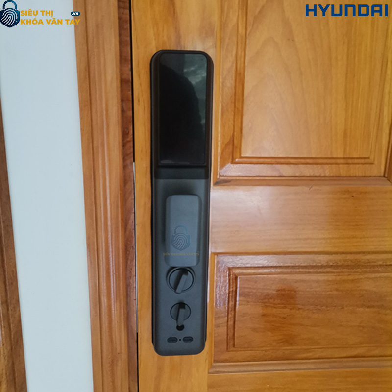 Khóa cửa gỗ thông minh Hyundai HY-SLA808 phiên bản đen hiện đại