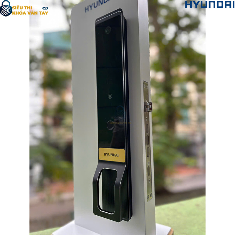 Khóa thông minh Hyundai HY-SLA913F lắp đặt cho cửa gỗ