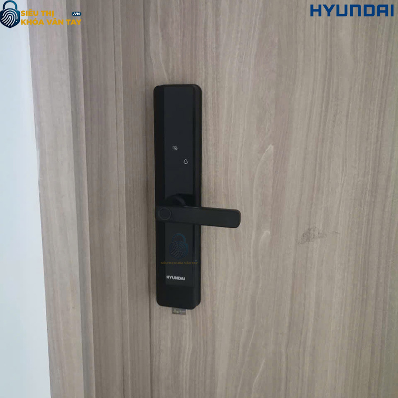 Khóa vân tay Hyundai HY-SL007 Black – an toàn tuyệt đối cho cửa gỗ hiện đại