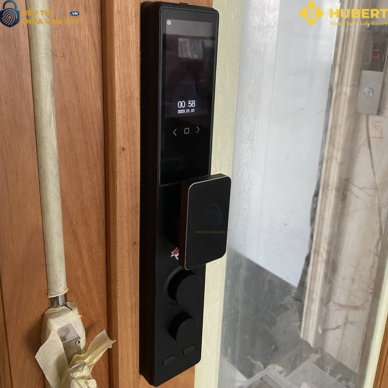 Khóa vân tay cửa gỗ Hubert CG15 TITAN EU an toàn chống trộm
