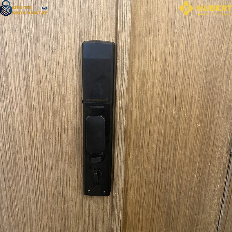 khóa vân tay cửa gỗ Hubert CG26 Dark Gray phù hợp với mọi loại cửa