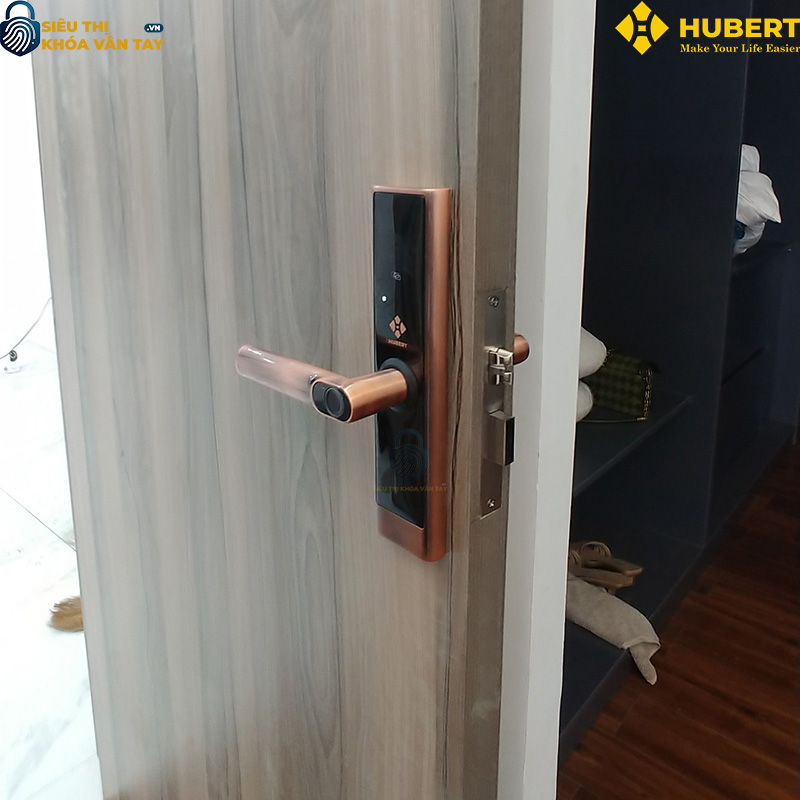 Khóa vân tay cửa gỗ Hubert CG39 MINI thiết kế nhỏ gọn, dễ sử dụng