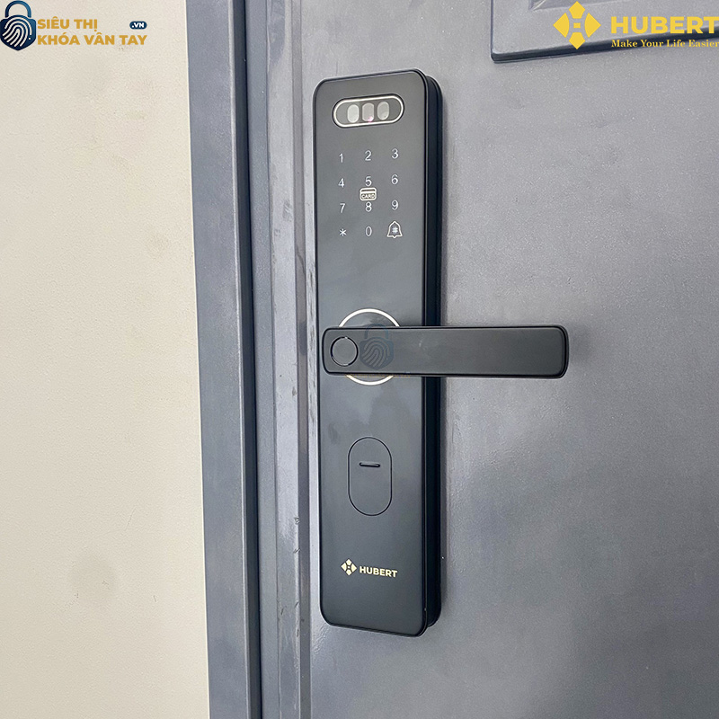 Khóa vân tay cửa gỗ Hubert CG75 thiết kế hiện đại