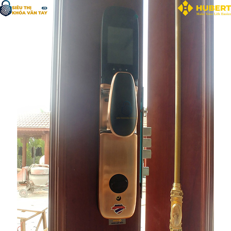 Khóa vân tay cửa gỗ Hubert CG77 thiết kế hiện đại