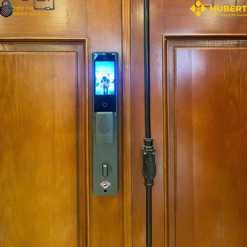 Khóa vân tay cửa gỗ Hubert CG89VF